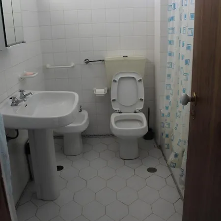 First Line Sea View 公寓 *